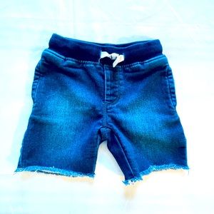 Kids toddler boy denim shorts in very good condition size 18-24 months